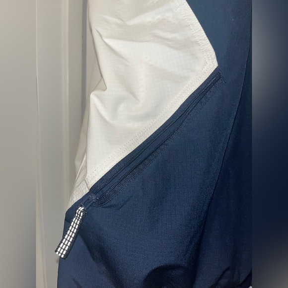 Adidas Woven Ripstop Jacket - Picture 8 of 9